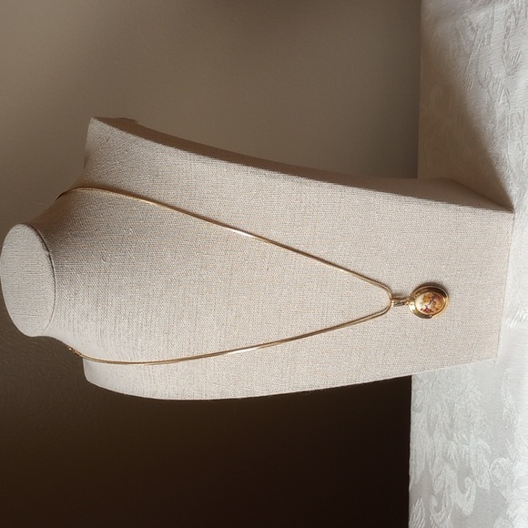 Romantic courting couple PORCELAIN PORTRAIT LOCKET NECKLACE VINTAGE - Picture 3 of 10